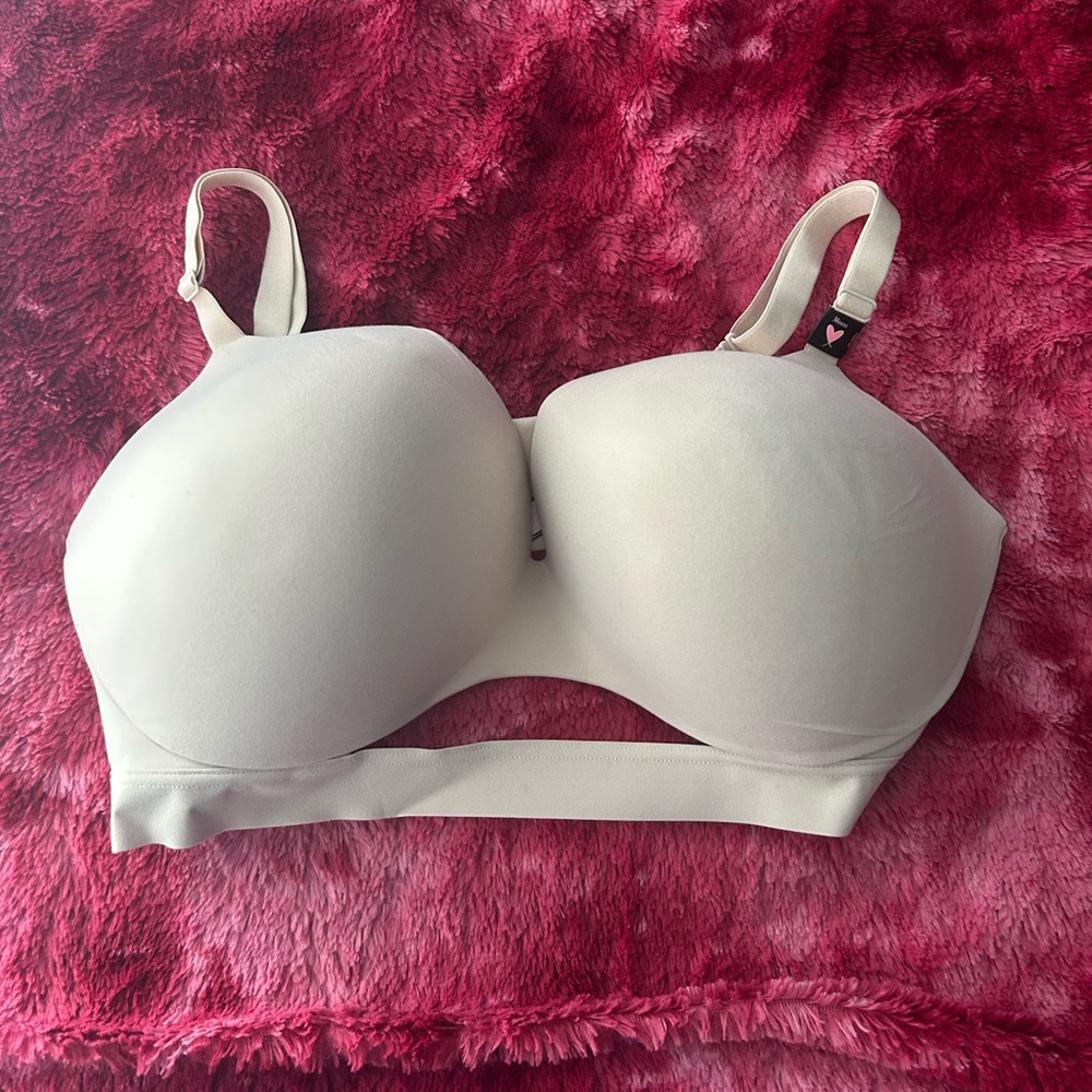 PINK Victoria's Secret Cream T-Shirt Bra with Molded Cups